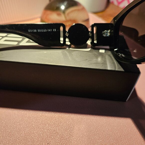 Feisedy | Fashion Retro Biggie Black and Gold Unisex Sunglasses - Picture 9 of 14